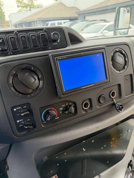 2014 Ford E-450 Cutaway Base