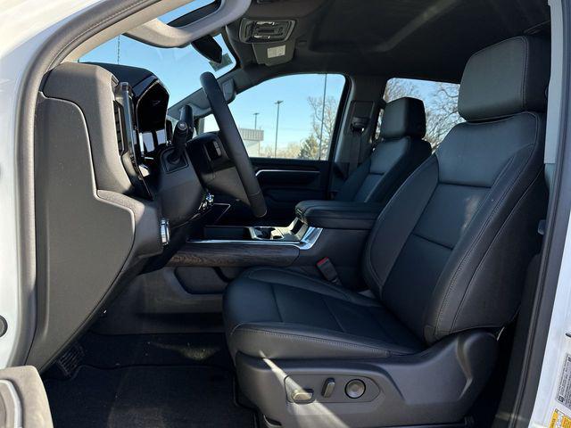 2026 GMC Sierra 2500HD Crew Cab, Standard Bed, SLT, 4WD