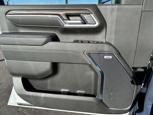 2026 GMC Sierra 2500HD Crew Cab, Standard Bed, SLT, 4WD