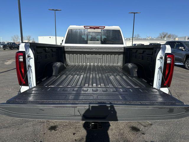2026 GMC Sierra 2500HD Crew Cab, Standard Bed, SLT, 4WD