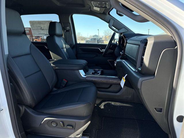 2026 GMC Sierra 2500HD Crew Cab, Standard Bed, SLT, 4WD