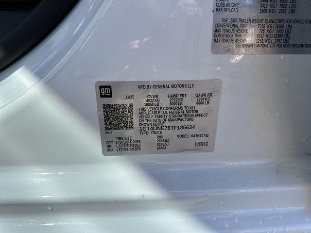 2026 GMC Sierra 2500HD Crew Cab, Standard Bed, SLT, 4WD