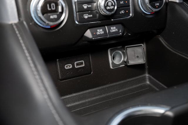 2022 GMC Yukon XL 4WD SLE