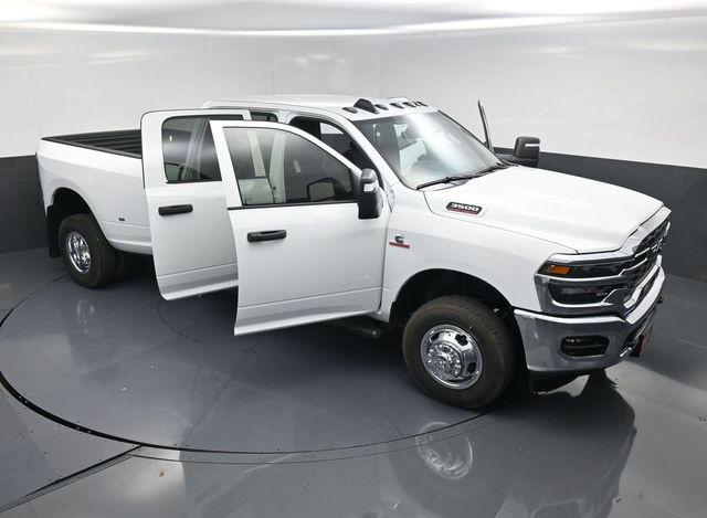 2026 Ram 3500 Tradesman Crew Cab 4x4 8' Box
