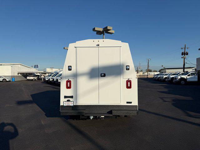 2026 Ford E-350 Cutaway 2026 FORD E-350 CUTAWAY CHASSIS 2DR 138 WB HD