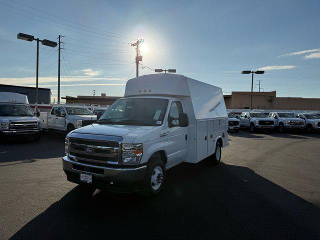2026 Ford E-350 Cutaway 2026 FORD E-350 CUTAWAY CHASSIS 2DR 138 WB HD
