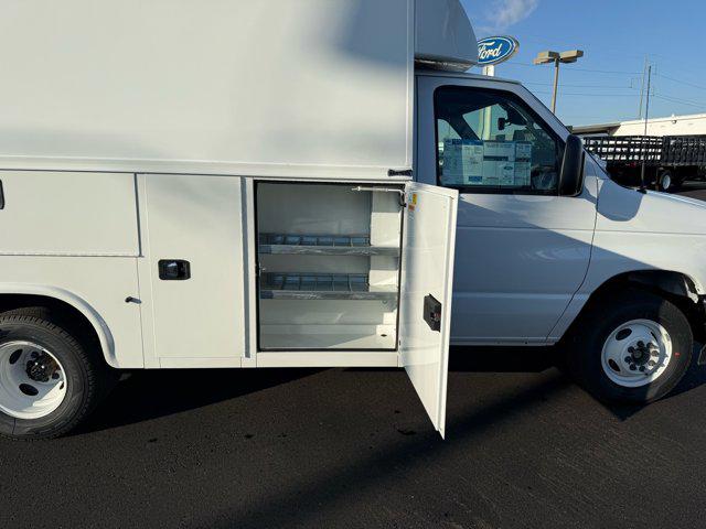2026 Ford E-350 Cutaway 2026 FORD E-350 CUTAWAY CHASSIS 2DR 138 WB HD