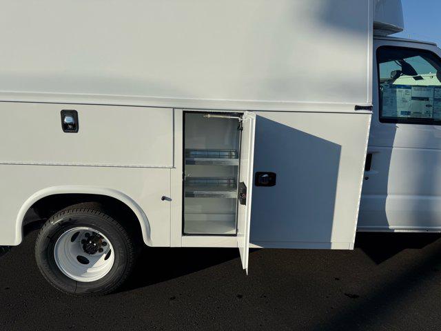 2026 Ford E-350 Cutaway 2026 FORD E-350 CUTAWAY CHASSIS 2DR 138 WB HD