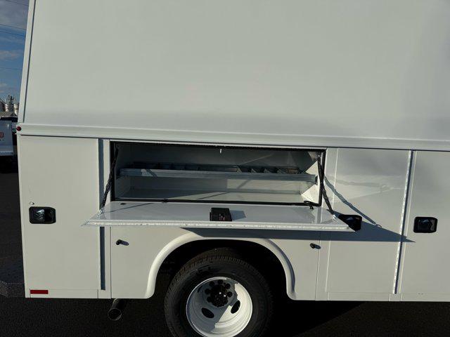 2026 Ford E-350 Cutaway 2026 FORD E-350 CUTAWAY CHASSIS 2DR 138 WB HD