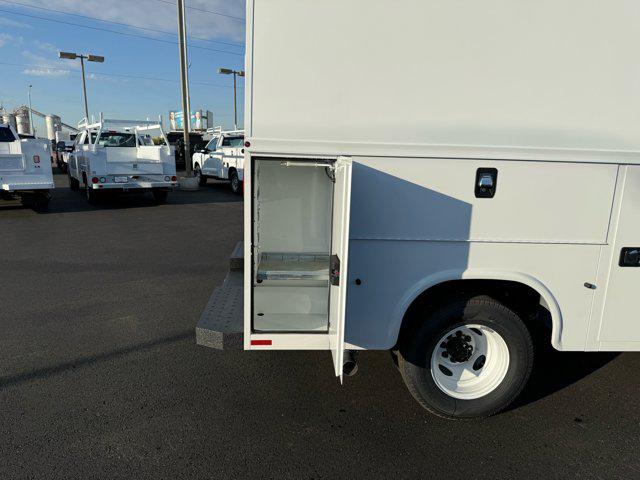 2026 Ford E-350 Cutaway 2026 FORD E-350 CUTAWAY CHASSIS 2DR 138 WB HD