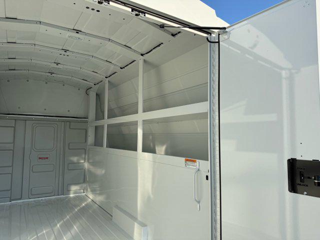 2026 Ford E-350 Cutaway 2026 FORD E-350 CUTAWAY CHASSIS 2DR 138 WB HD