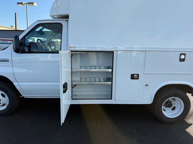 2026 Ford E-350 Cutaway 2026 FORD E-350 CUTAWAY CHASSIS 2DR 138 WB HD