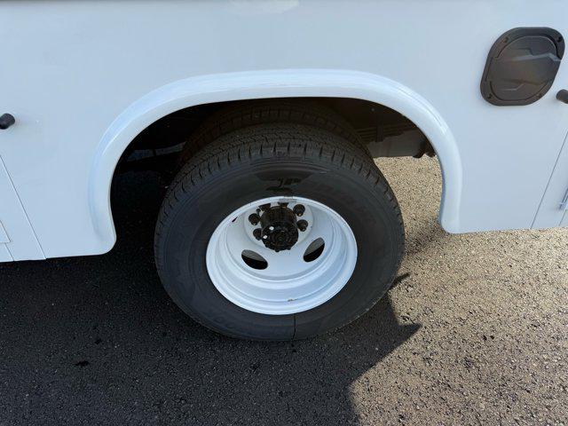 2026 Ford E-350 Cutaway 2026 FORD E-350 CUTAWAY CHASSIS 2DR 138 WB HD