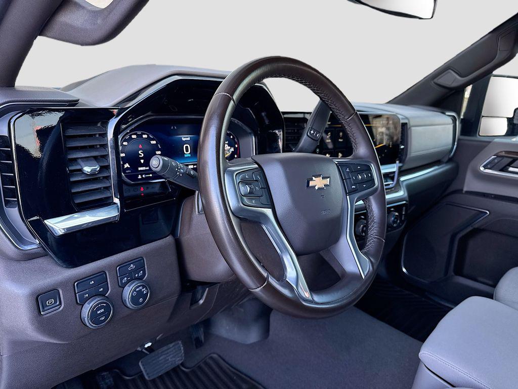 2024 Chevrolet Silverado 3500HD LT - Photo 11