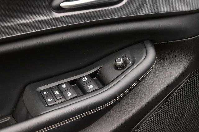 2023 Jeep Grand Cherokee Laredo 4x4