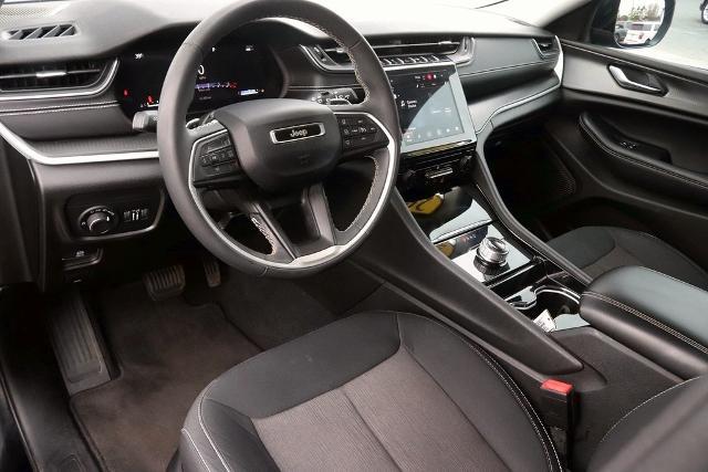 2023 Jeep Grand Cherokee Laredo 4x4