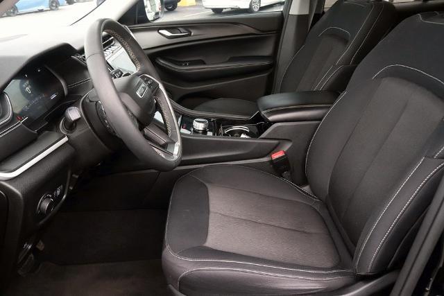 2023 Jeep Grand Cherokee Laredo 4x4