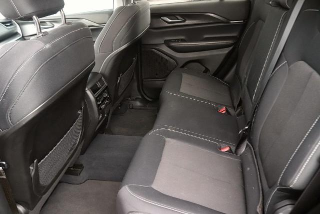2023 Jeep Grand Cherokee Laredo 4x4