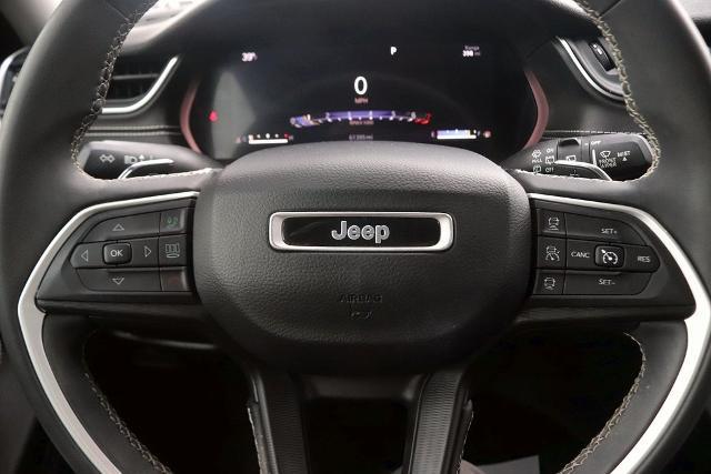 2023 Jeep Grand Cherokee Laredo 4x4