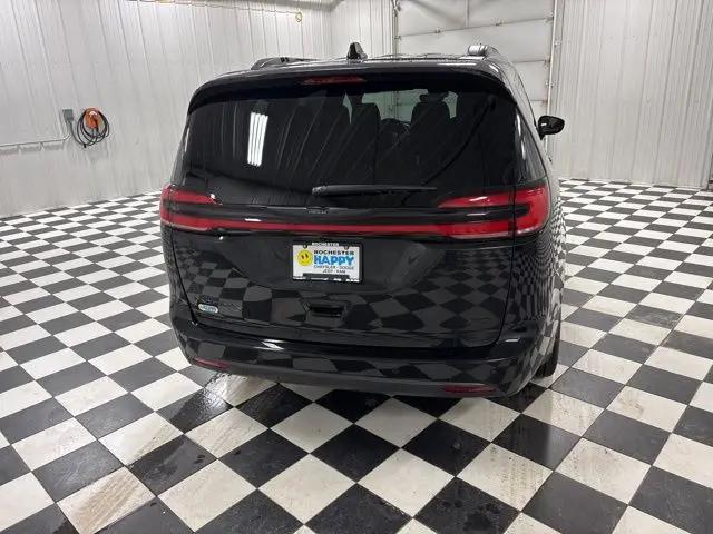 2026 Chrysler Pacifica Select AWD