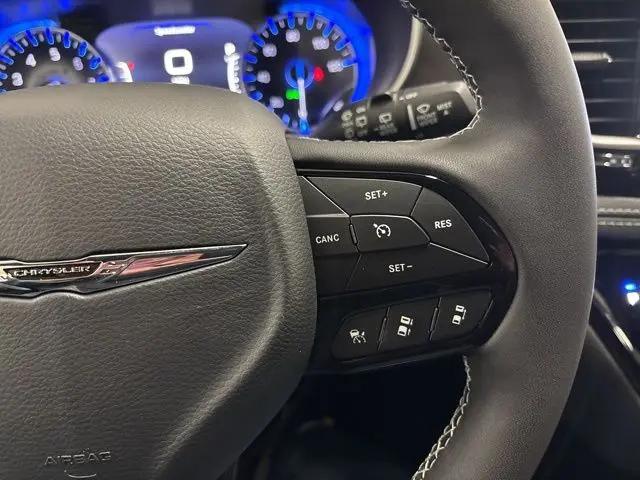 2026 Chrysler Pacifica Select AWD