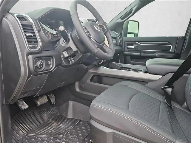 2026 Ram 3500 Big Horn Crew Cab 4x4 8' Box