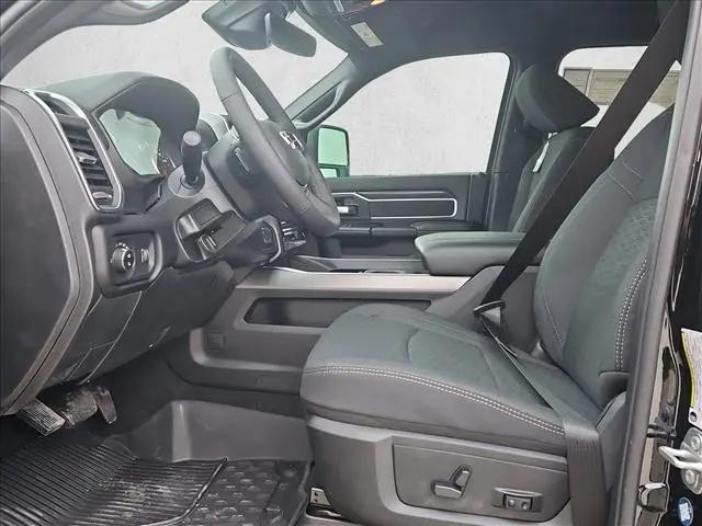 2026 Ram 3500 Big Horn Crew Cab 4x4 8' Box
