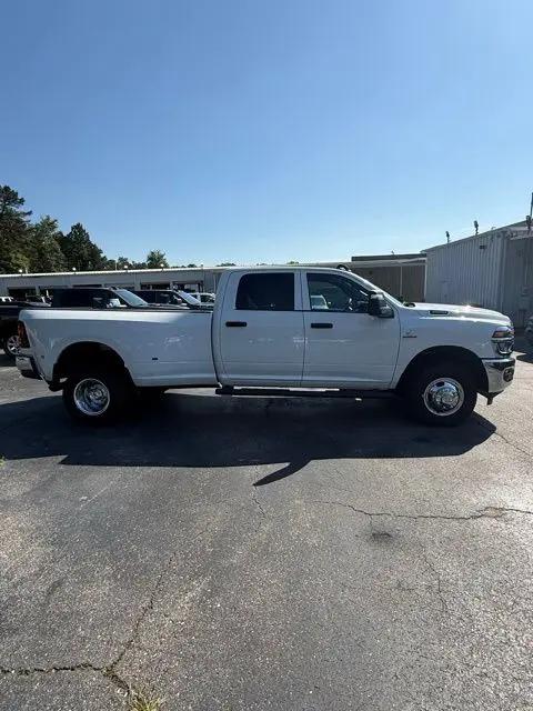 2026 Ram 3500 Tradesman Crew Cab 4x4 8' Box
