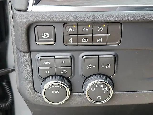 2026 Chevrolet Suburban LS, 4WD