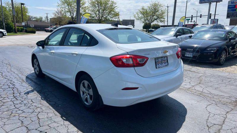 2017 Chevrolet Cruze LS Auto