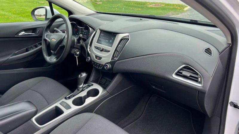 2017 Chevrolet Cruze LS Auto