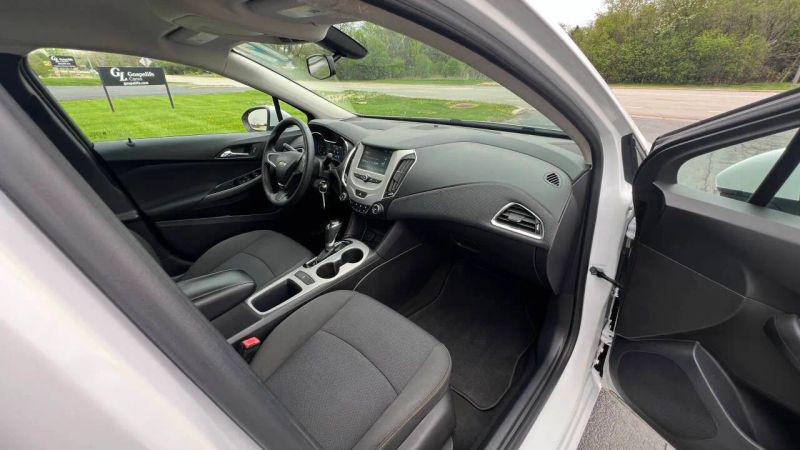 2017 Chevrolet Cruze LS Auto