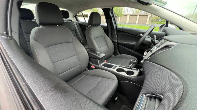 2017 Chevrolet Cruze LS Auto