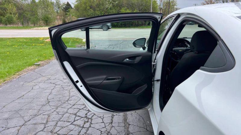2017 Chevrolet Cruze LS Auto