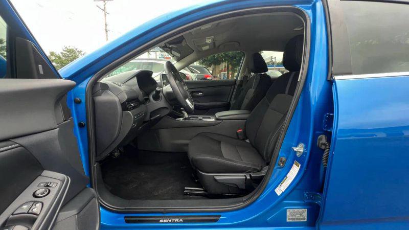 2022 Nissan Sentra SV Xtronic CVT