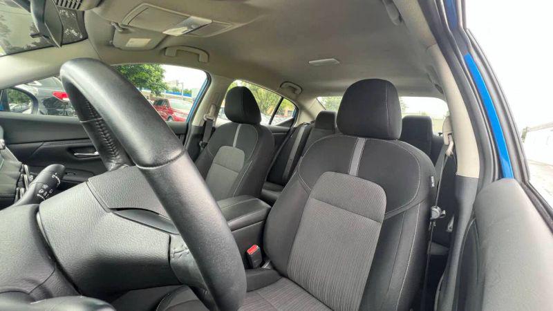 2022 Nissan Sentra SV Xtronic CVT