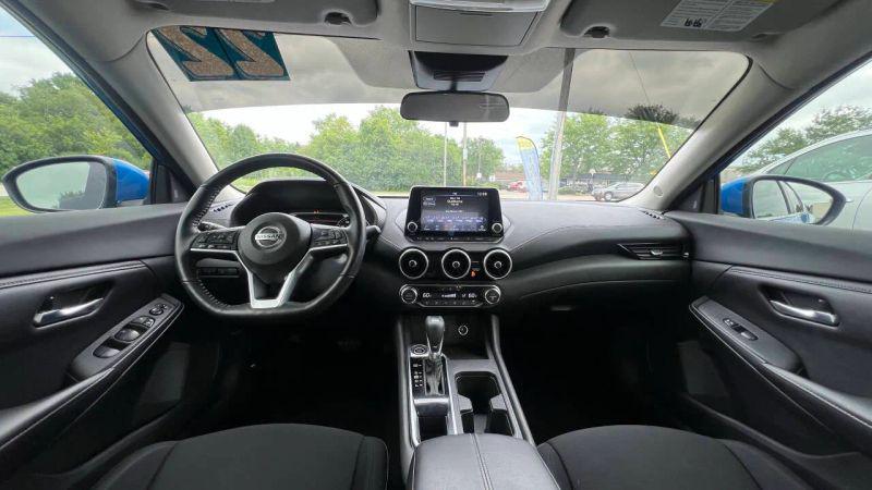 2022 Nissan Sentra SV Xtronic CVT