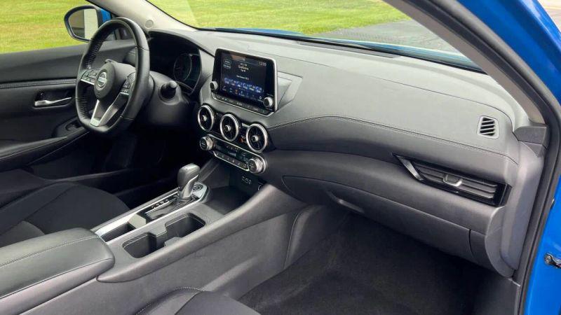 2022 Nissan Sentra SV Xtronic CVT