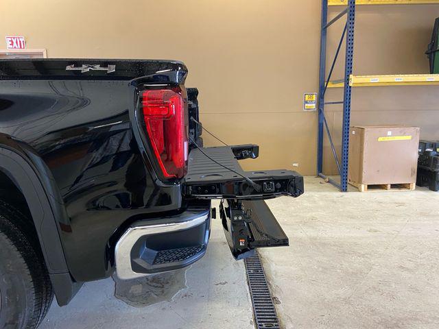 2026 GMC Sierra 1500 Crew Cab, Short Bed, SLT, 4WD