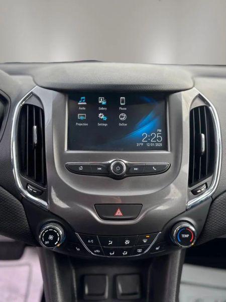 2017 Chevrolet Cruze LT Auto