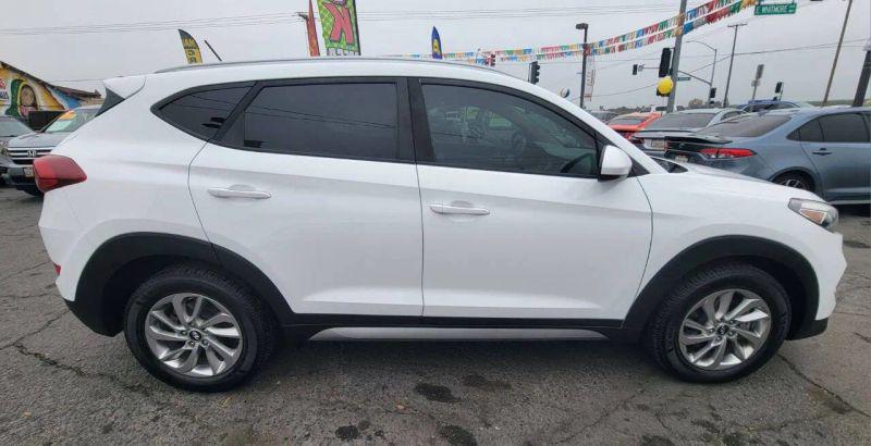 2017 Hyundai Tucson SE
