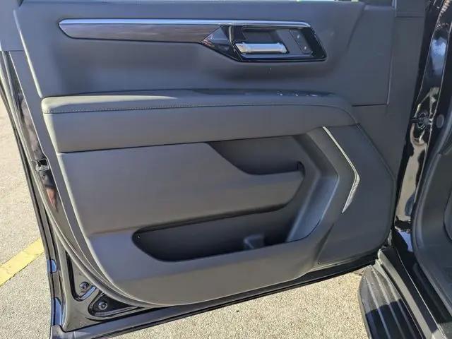 2026 Chevrolet Suburban LS, 4WD