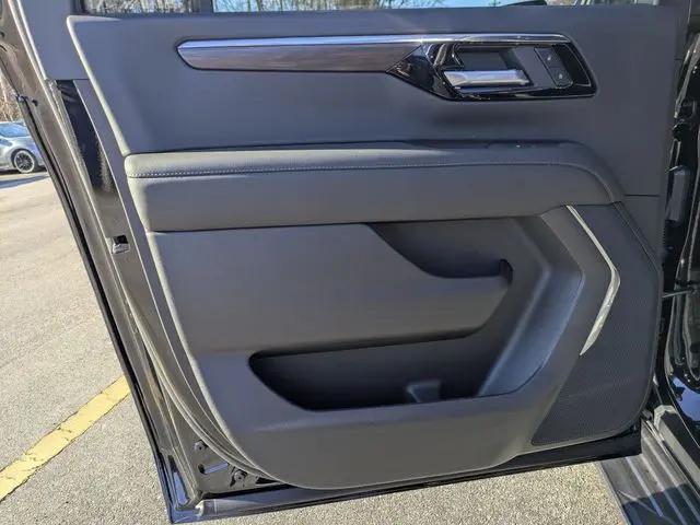 2026 Chevrolet Suburban LS, 4WD
