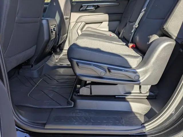 2026 Chevrolet Suburban LS, 4WD