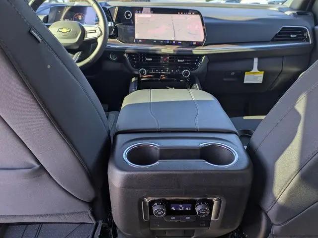 2026 Chevrolet Suburban LS, 4WD