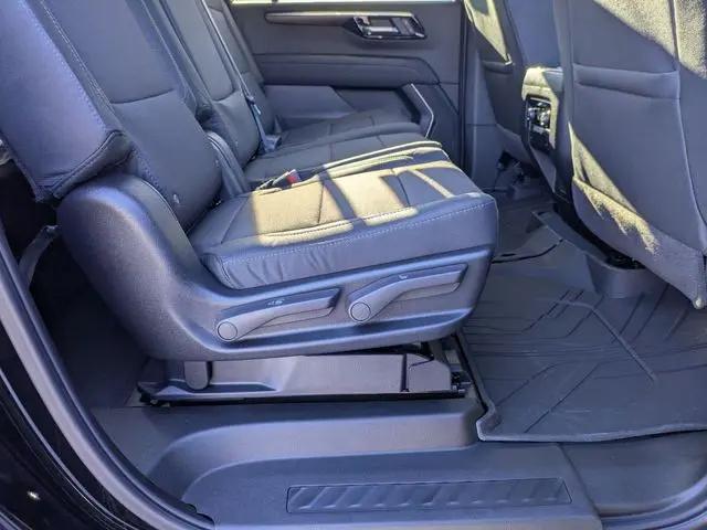 2026 Chevrolet Suburban LS, 4WD
