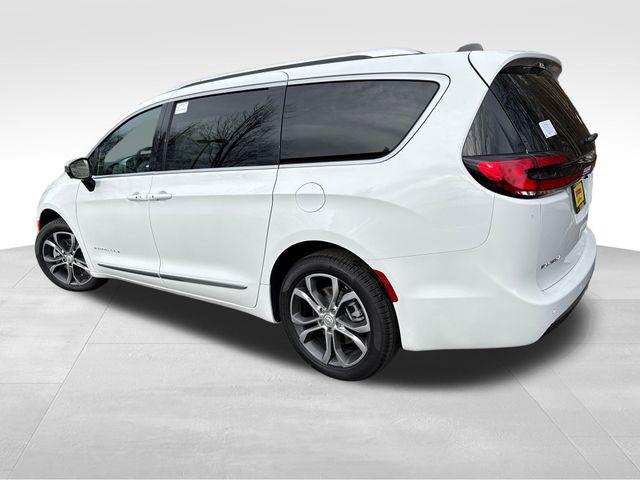 2026 Chrysler Pacifica Pinnacle AWD