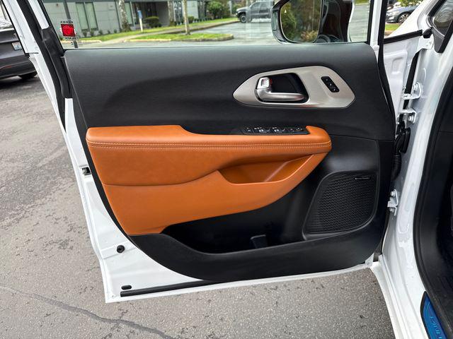 2026 Chrysler Pacifica Pinnacle AWD