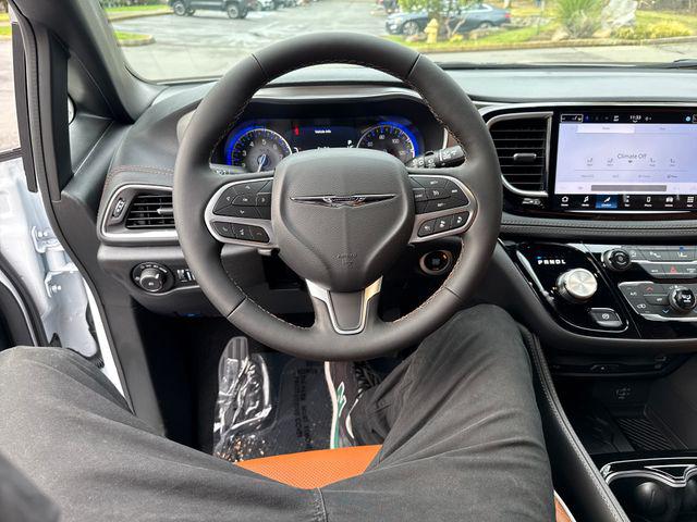 2026 Chrysler Pacifica Pinnacle AWD