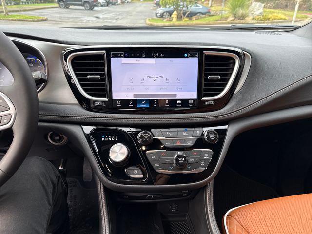2026 Chrysler Pacifica Pinnacle AWD
